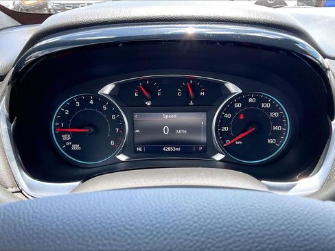 Used 2023 Chevrolet Traverse LT FWD image 20