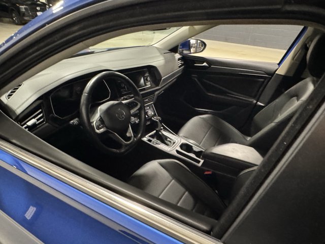 Used 2023 Volkswagen Jetta SE FWD image 25
