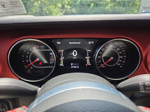 Used 2021 Jeep Wrangler Rubicon w/ Cold Weather Group AWD/4WD image 28