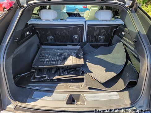 Used 2024 Cadillac Lyriq Luxury w/ LPO, Floor Liner Package AWD/4WD image 28