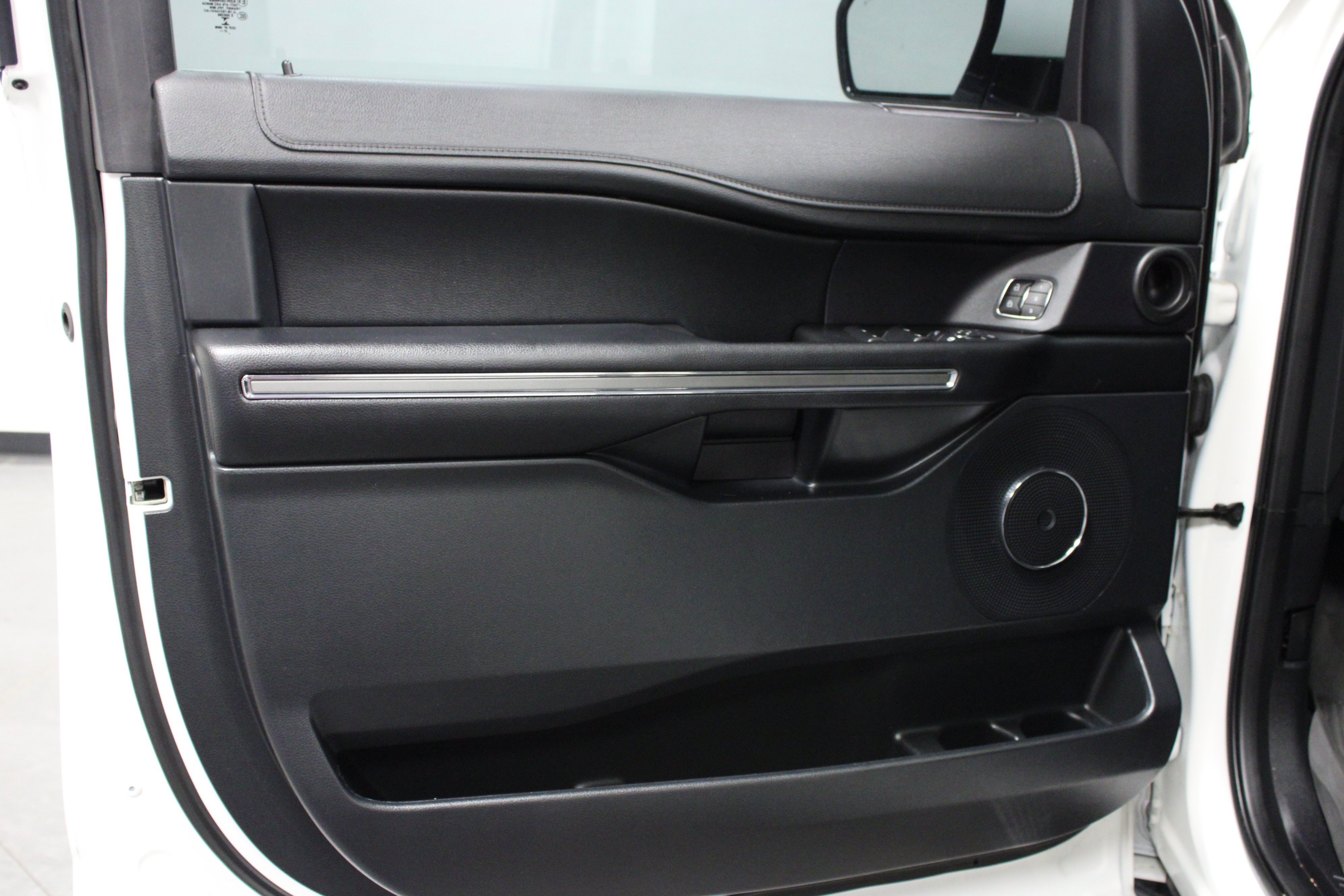 Used 2021 Ford Expedition XLT RWD image 11
