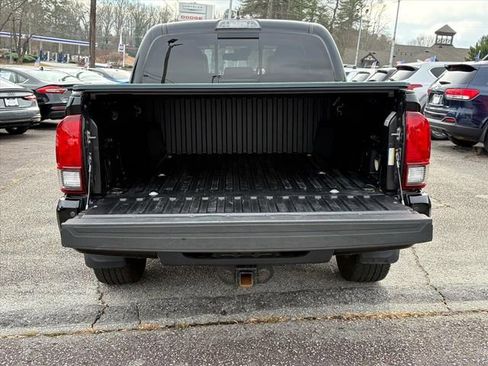 Used 2018 Toyota Tacoma SR image 23