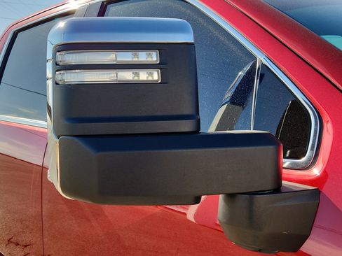 Used 2023 GMC Sierra 2500 Denali image 9