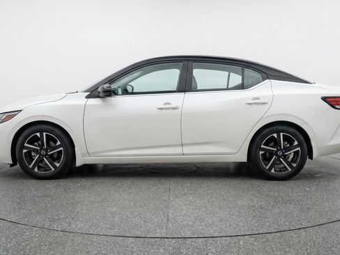Used 2025 Nissan Sentra SV FWD image 5
