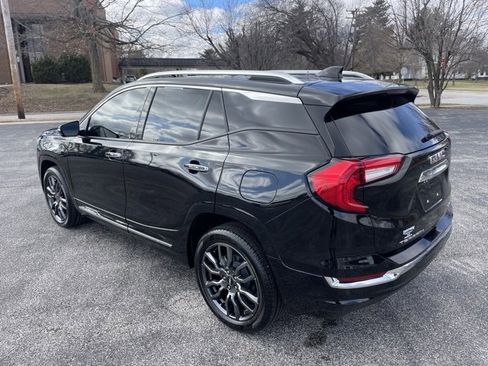 Used 2024 GMC Terrain Denali w/ Black Diamond Edition image 7