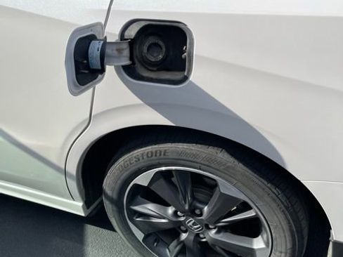 Used 2023 Honda Odyssey Elite image 44