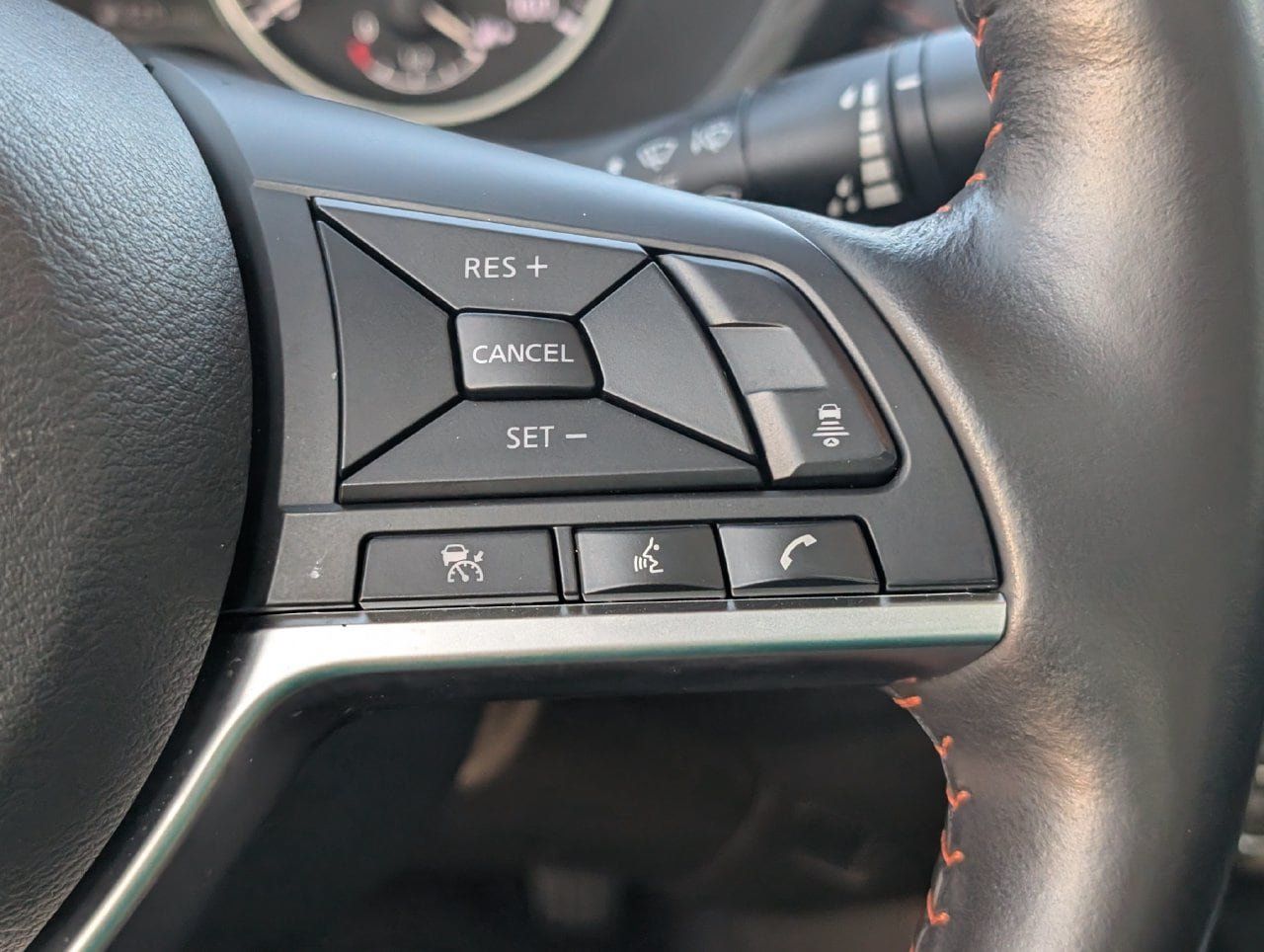 Used 2025 Nissan Sentra SR w/ SR Premium Package FWD image 23