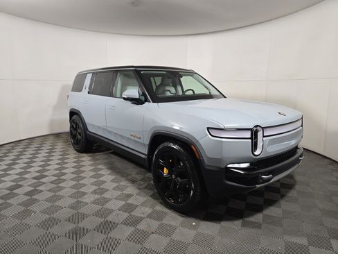 Used 2024 Rivian R1S Adventure AWD/4WD image 7