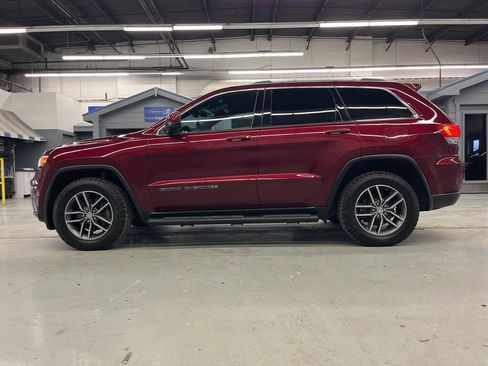 Used 2018 Jeep Grand Cherokee Laredo image 4