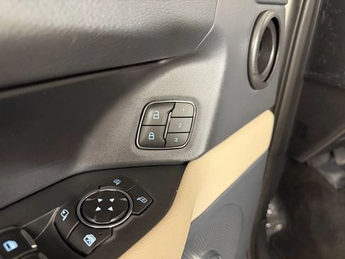 Used 2022 Ford Expedition Max Limited AWD/4WD image 16