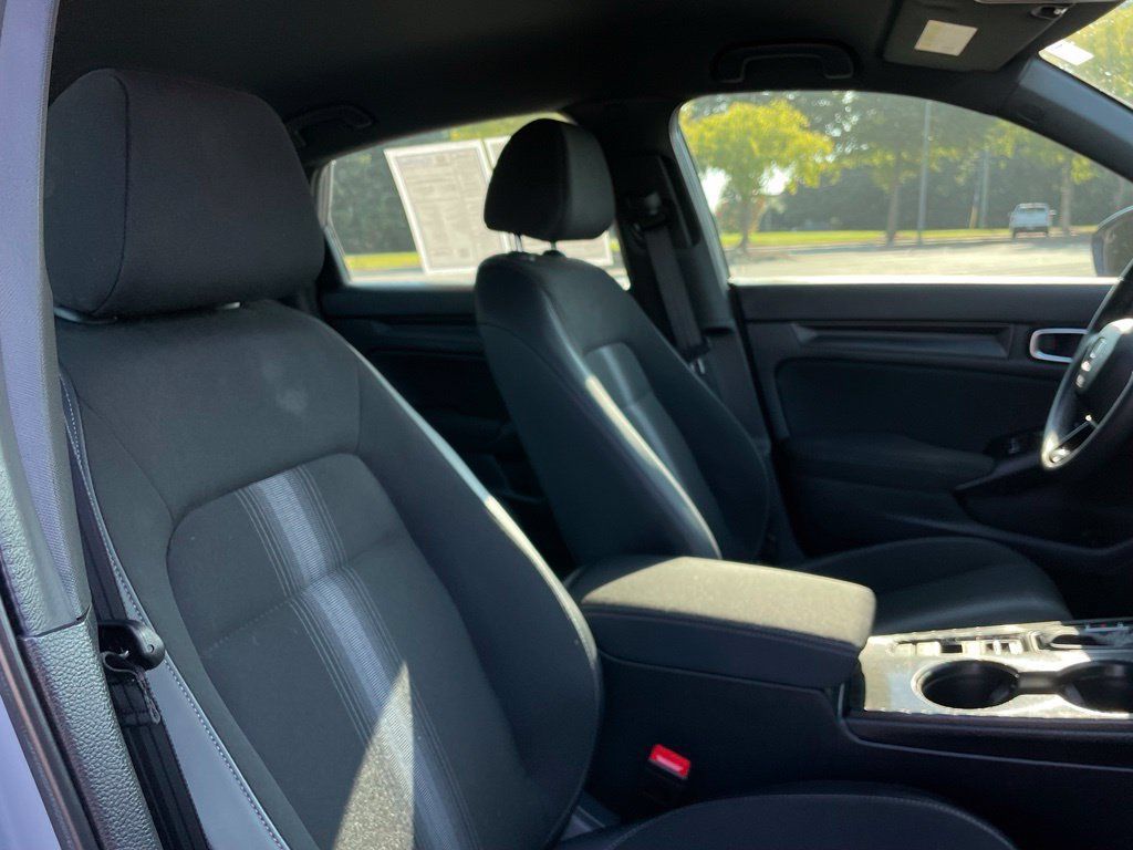 Used 2025 Honda Civic Sport image 31