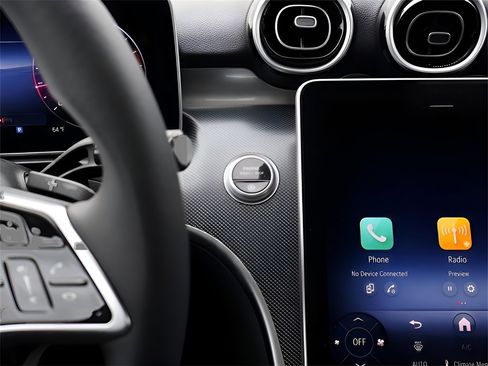 Used 2025 Mercedes-Benz C 300 4MATIC Sedan image 28