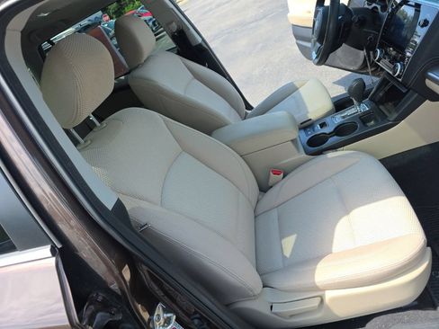 Used 2019 Subaru Outback 2.5i Premium AWD/4WD image 28