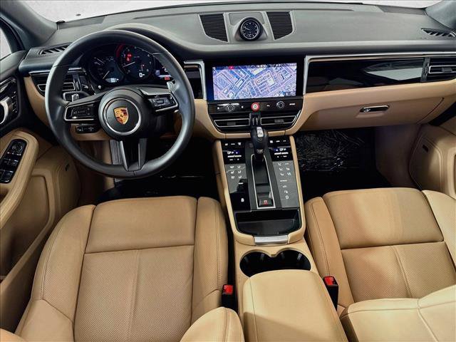Certified 2026 Porsche Macan AWD/4WD image 21