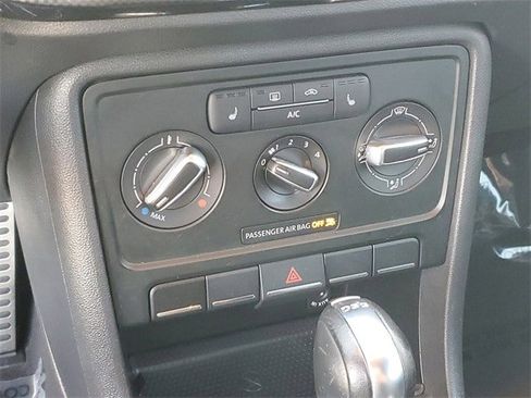 Used 2013 Volkswagen Beetle 2.0T image 20