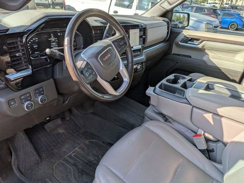Used 2023 GMC Sierra 1500 SLT AWD/4WD image 9