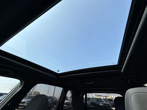 Used 2025 Subaru Forester Premium image 21