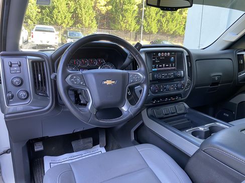 Used 2017 Chevrolet Silverado 1500 LTZ Z71 w/ LTZ Plus Package AWD/4WD image 34
