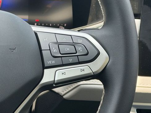 New 2026 Volkswagen Taos SE FWD image 23