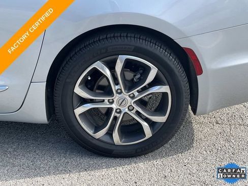 Used 2024 Chrysler Pacifica Pinnacle FWD image 12