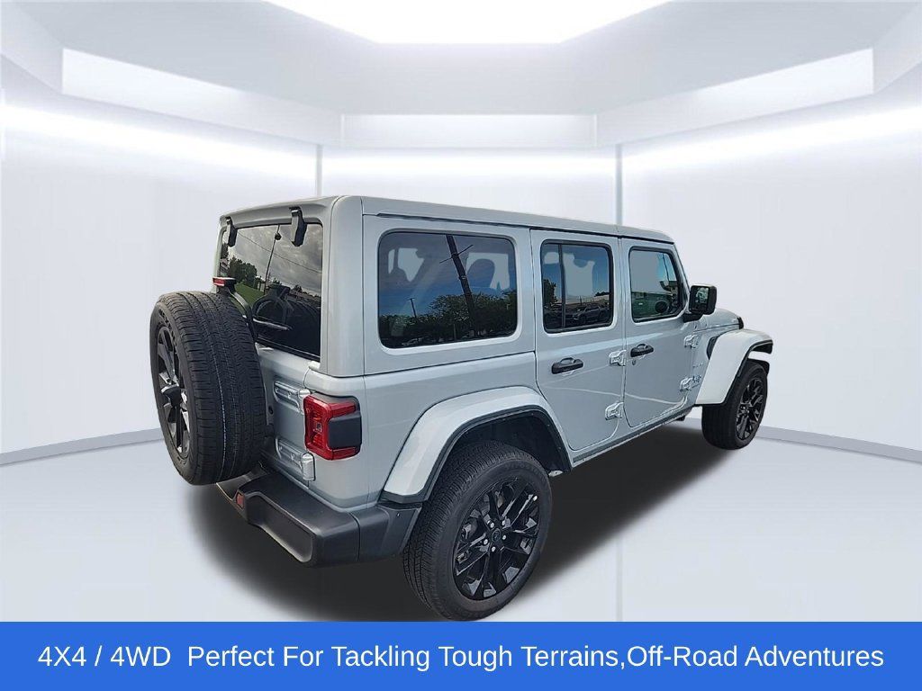 Used 2024 Jeep Wrangler Unlimited Sahara AWD/4WD image 3