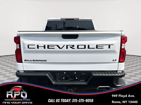 Used 2021 Chevrolet Silverado 1500 LT Trail Boss w/ Bed Protection Package AWD/4WD image 4