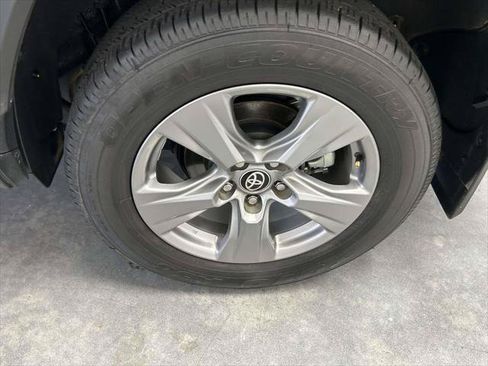 Certified 2025 Toyota RAV4 XLE w/ Convenience Package FWD image 9