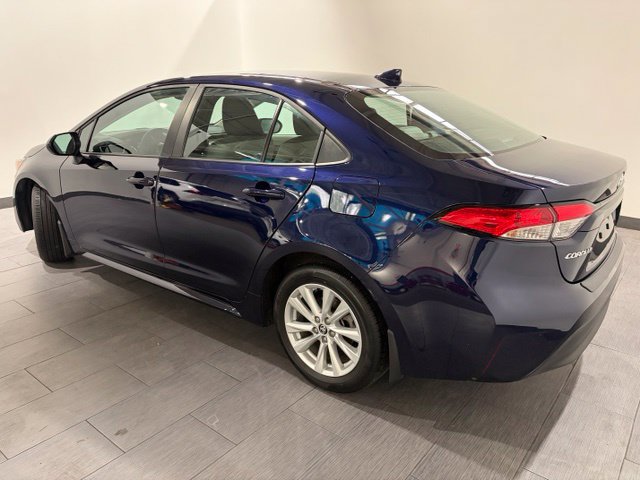 Used 2024 Toyota Corolla LE w/ LE Convenience Package FWD image 3