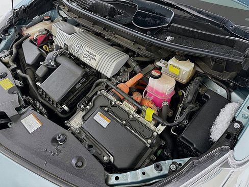 Used 2015 Toyota Prius V Four image 28