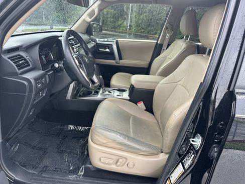 Used 2014 Toyota 4Runner SR5 RWD image 16