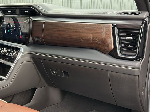 Used 2025 GMC Sierra 1500 Denali Ultimate image 35