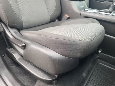 Used 2023 Chevrolet Traverse LT w/ LPO, Floor Liner Package AWD/4WD image 30