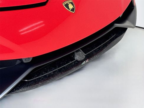 Used 2018 Lamborghini Huracan Performante AWD/4WD image 35