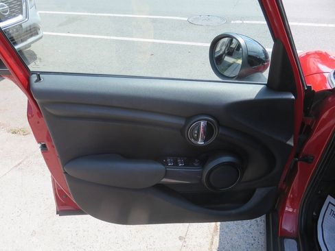 Used 2015 MINI Cooper 4-Door Hardtop FWD image 25