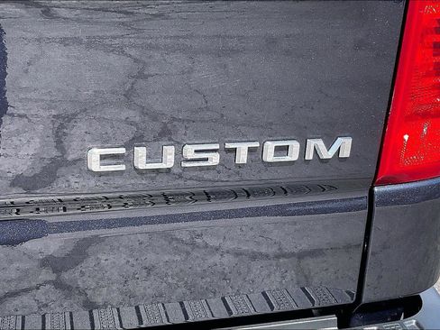Used 2023 Chevrolet Silverado 1500 Custom AWD/4WD image 9