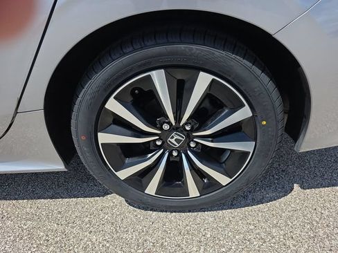 Used 2024 Honda Civic EX image 17