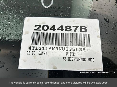 Used 2022 Toyota Camry SE image 16