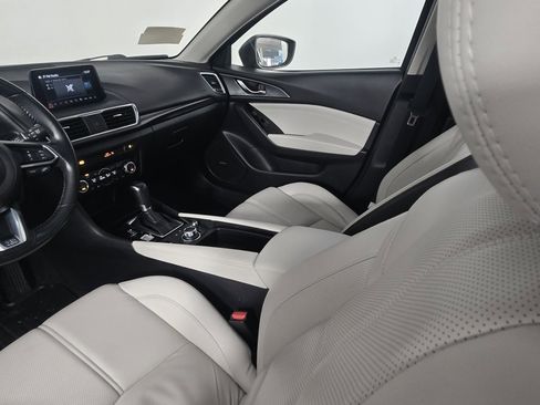 Used 2018 MAZDA MAZDA3 Grand Touring w/ Premium Equipment Package image 15