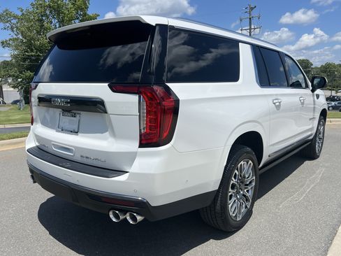 Used 2023 GMC Yukon XL Denali Ultimate AWD/4WD image 9
