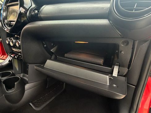 Used 2017 MINI Cooper 4-Door Hardtop FWD image 32
