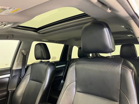 Used 2016 Toyota Highlander XLE image 15