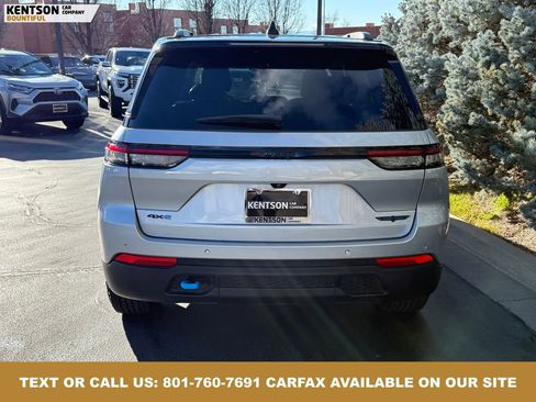 Used 2024 Jeep Grand Cherokee Trailhawk image 7