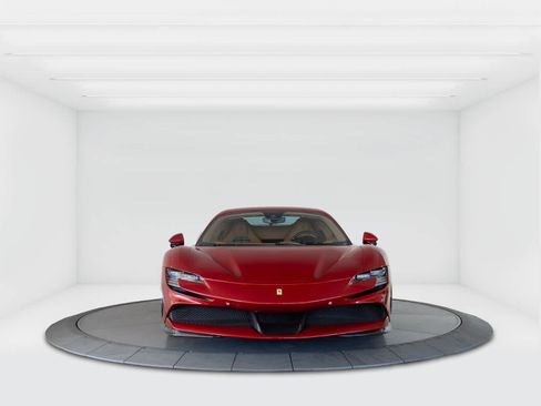 Used 2024 Ferrari SF90 Spider AWD/4WD image 8