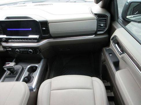 Certified 2024 Chevrolet Silverado 1500 LTZ image 20