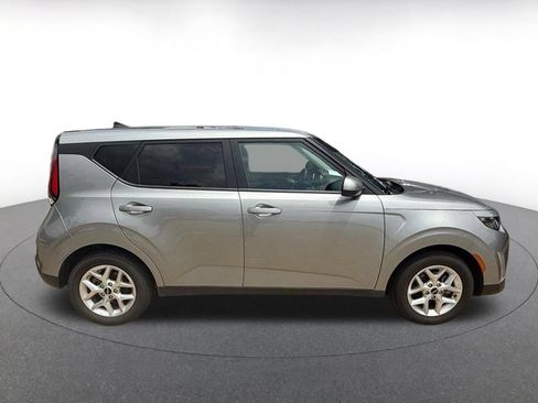 Used 2025 Kia Soul LX w/ LX Technology Package FWD image 5