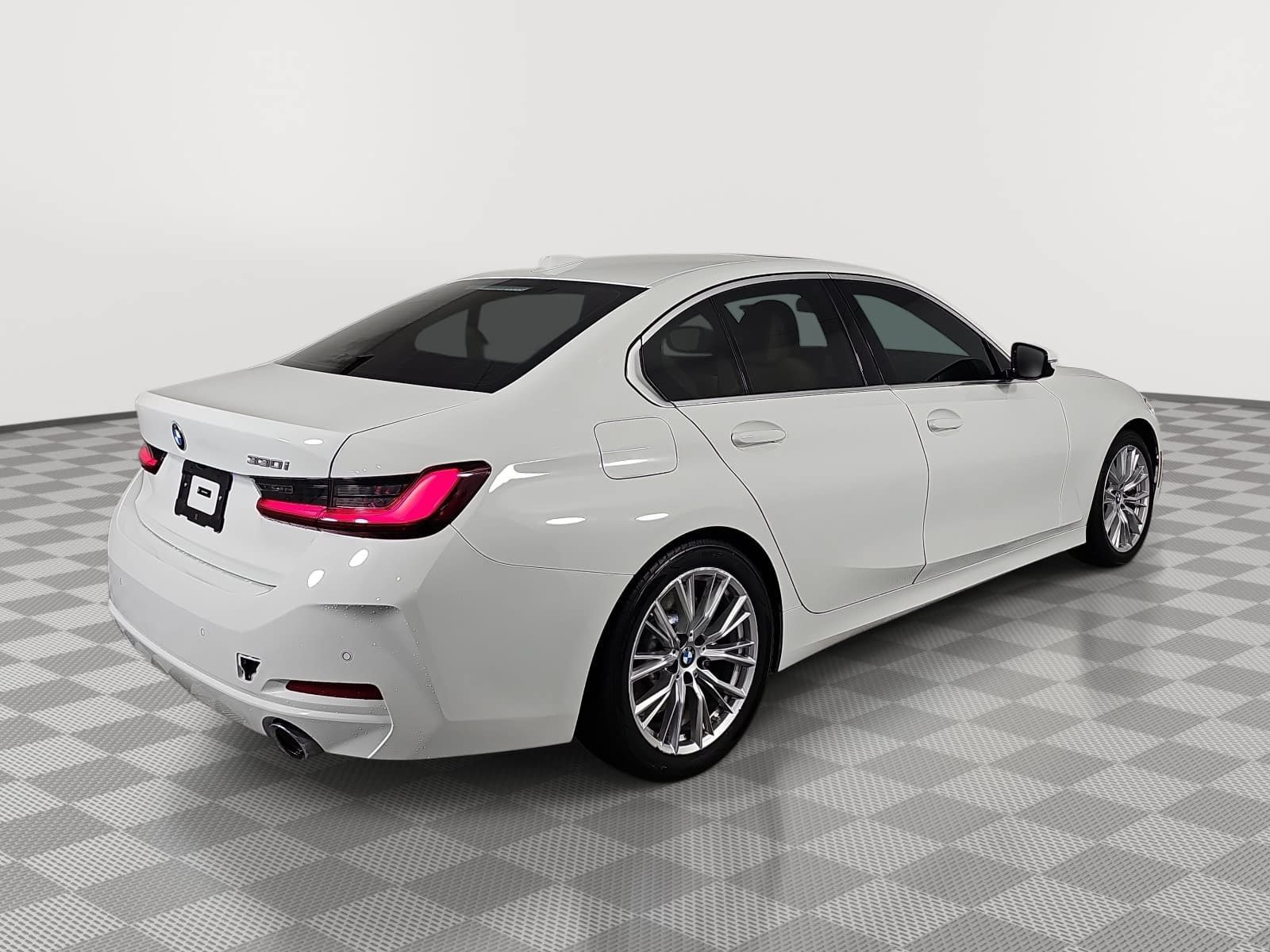 Used 2024 BMW 330i Sedan w/ Convenience Package RWD image 8