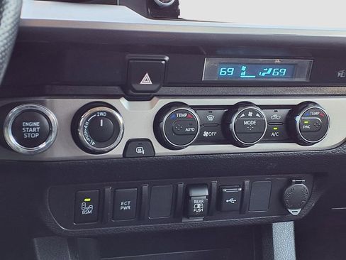 Used 2023 Toyota Tacoma SR5 w/ Technology Package image 14