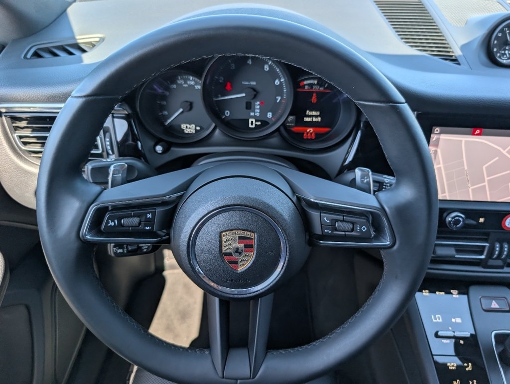 Certified 2025 Porsche Macan AWD/4WD image 21