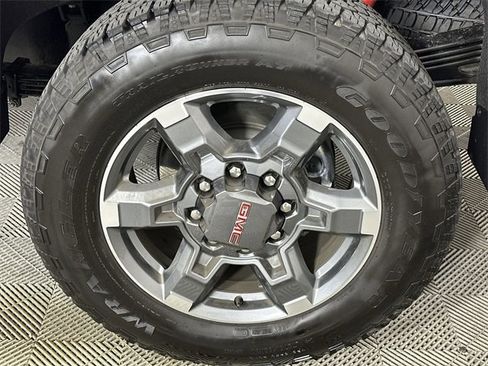 Used 2025 GMC Sierra 2500 SLT w/ SLT Premium Package image 34