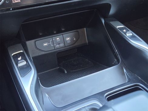 Certified 2025 Kia Sorento S image 19